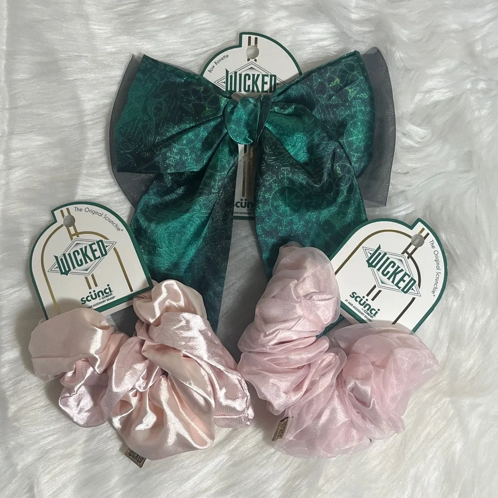 NWT Wicked Scunci Elegant Green Bow and Pink Scrunchies Set